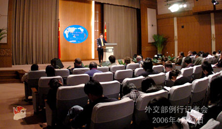 4月27日外交部發(fā)言人秦剛答記者問