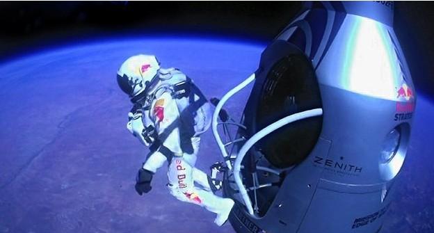 極限運(yùn)動員超音速跳傘成功 有助改善航天服設(shè)計(jì)