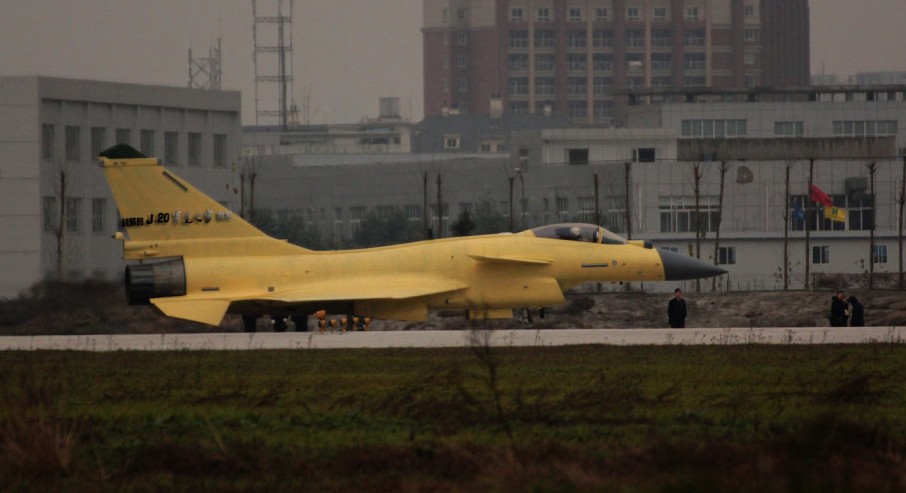 組圖：網(wǎng)友拍國產(chǎn)殲10B戰(zhàn)機(jī)近期頻繁滑跑試飛