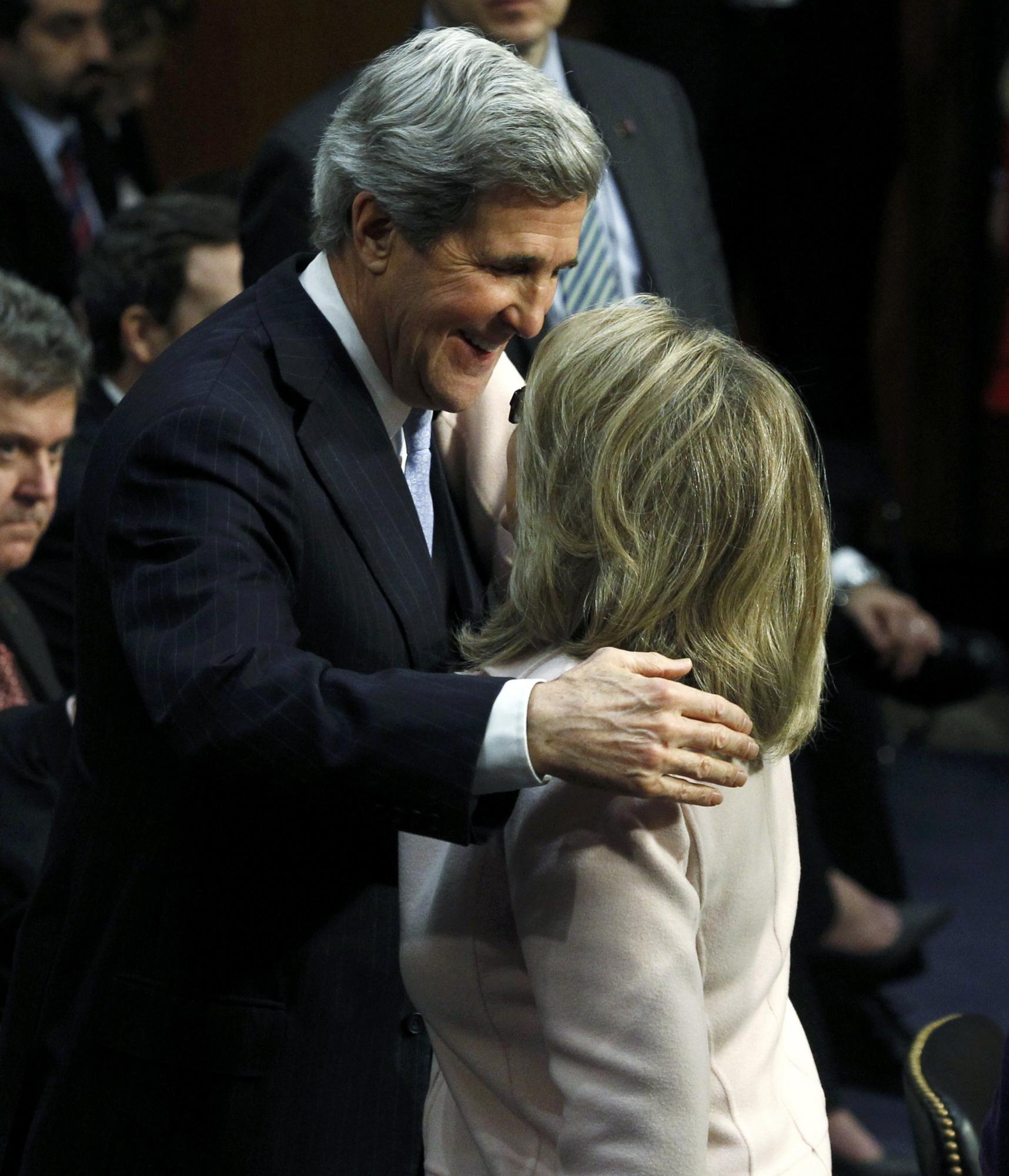 希拉里期待平衡中美關(guān)系 愿通過外交解決伊核問題