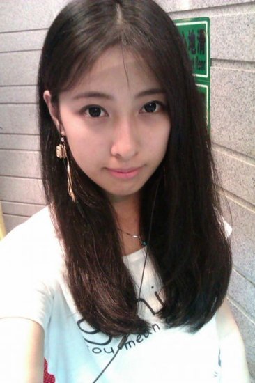 全國?；ㄅ判邪?清華女生酷似高圓圓