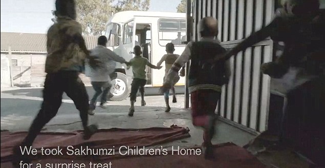 麥當(dāng)勞新廣告惹爭(zhēng)議 被指利用南非孤兒做營(yíng)銷