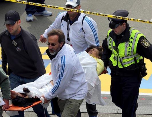 圖解波士頓馬拉松爆炸案 現(xiàn)場一片狼藉