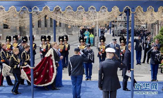 組圖：亞歷山大宣誓就任荷蘭國王