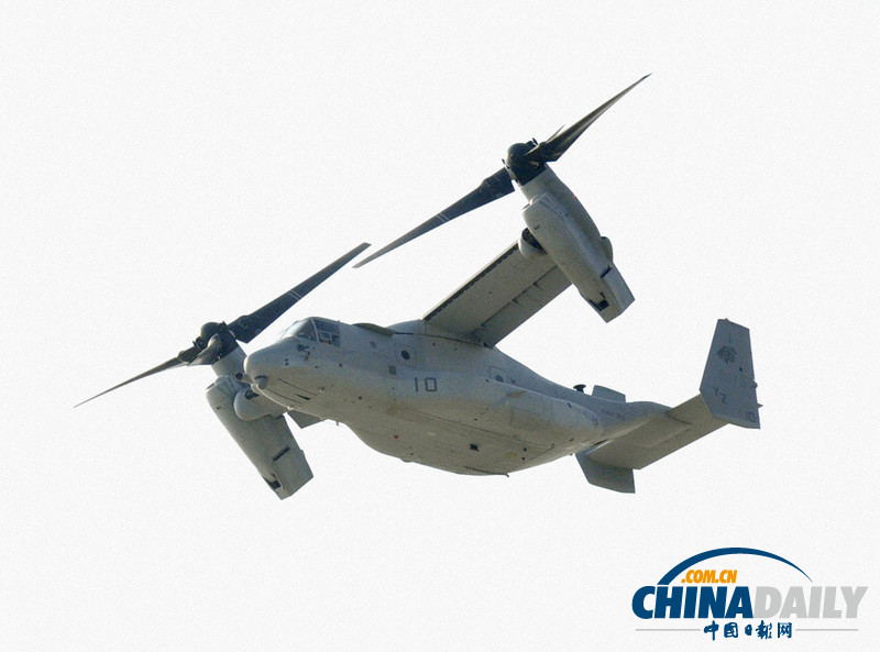 美軍“魚鷹”運(yùn)輸機(jī)飛往沖繩基地（高清組圖）