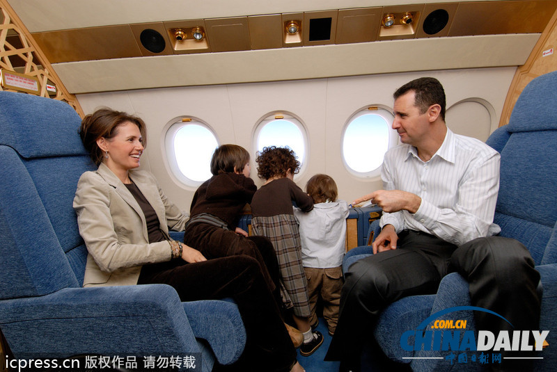 敘第一夫人在社交網(wǎng)站發(fā)布最新照片 與大學(xué)生暢談