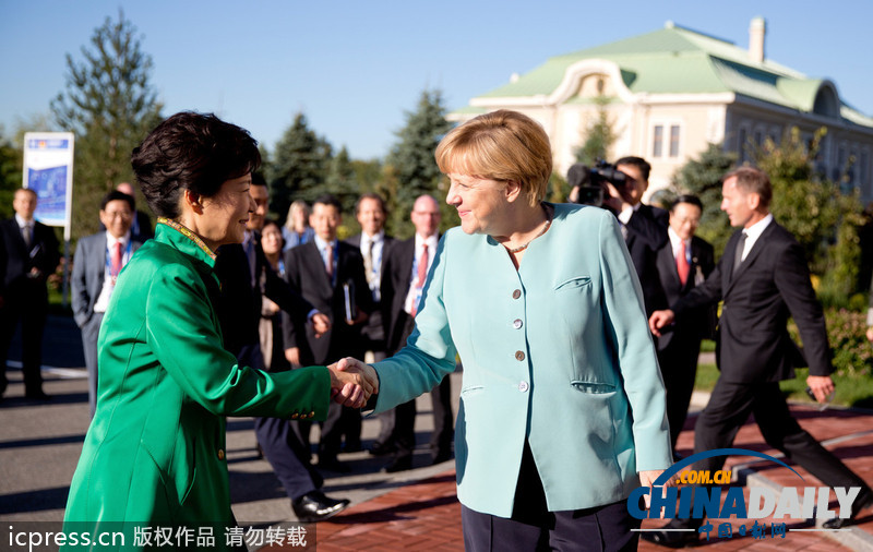 G20峰會結(jié)束 瑞典戰(zhàn)機(jī)靠近默克爾專機(jī)（圖）