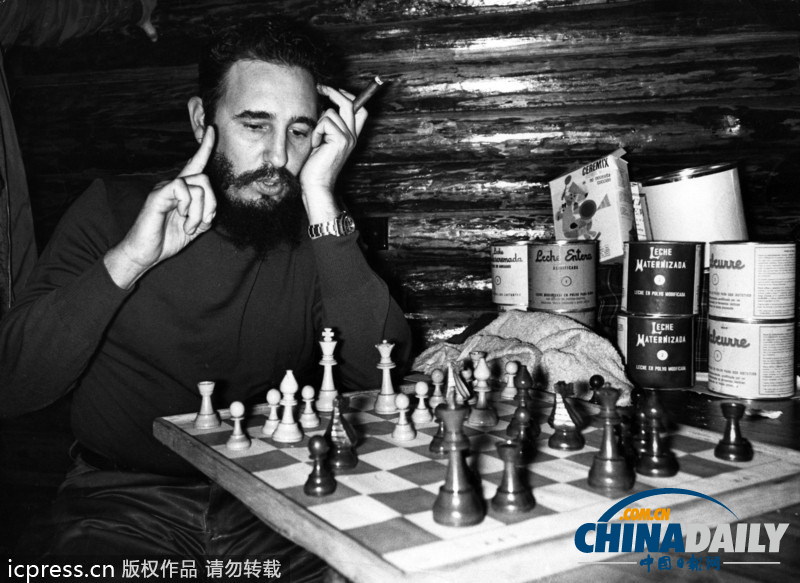 奧巴馬戒煙只因怕老婆 盤(pán)點(diǎn)那些煙不離手的政要