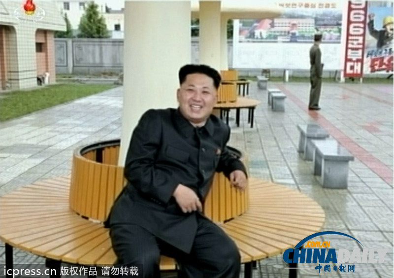 金正恩視察朝鮮蘑菇研究院 喜笑顏開(圖)