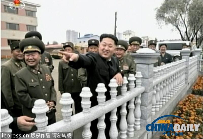 金正恩視察朝鮮蘑菇研究院 喜笑顏開(圖)