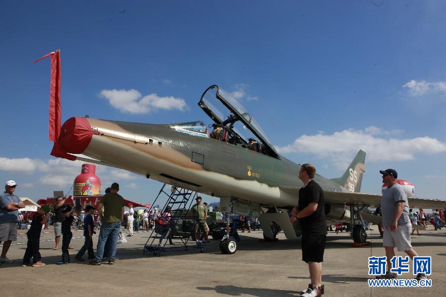 休斯敦航空展開展 美國空軍“雷鳥”缺席