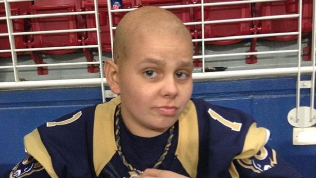 美患癌少年只剩數(shù)周生命 民眾自發(fā)提前為其慶祝圣誕節(jié)