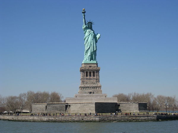 外國政府發(fā)出旅游警告 勸告居民謹慎前往美16城市