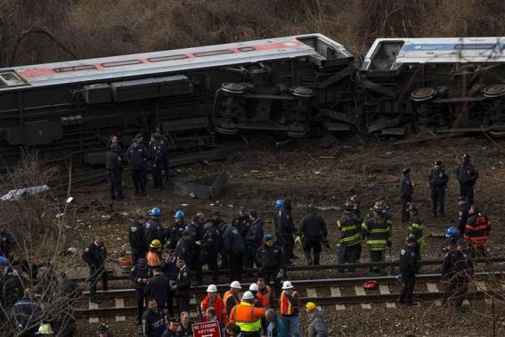 紐約列車脫軌 4人遇難、63人受傷