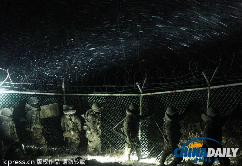 韓國士兵全副武裝在韓朝邊境巡邏（組圖）