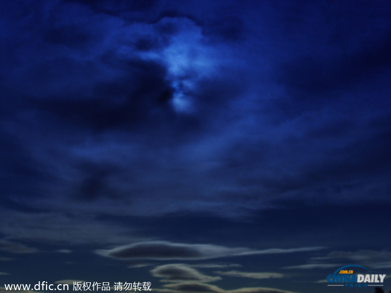 上帝顯靈?新西蘭云層浮現(xiàn)創(chuàng)世神威嚴(yán)臉龐