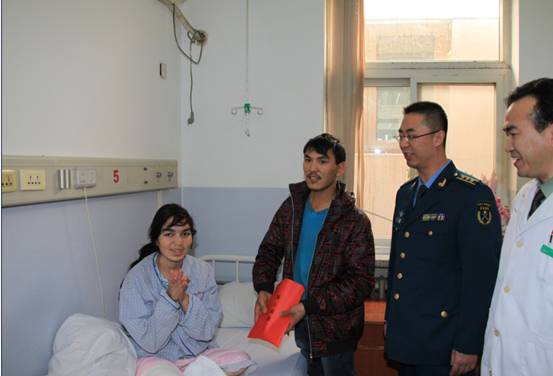 北京軍區(qū)263醫(yī)院為維吾爾族同胞獻愛心