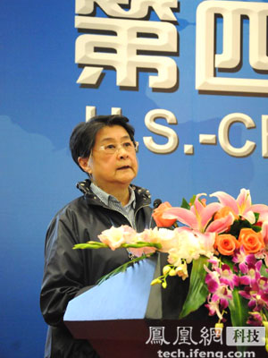 胡啟恒:無線城市建設(shè)和微博發(fā)展促進(jìn)中國移動(dòng)互聯(lián)網(wǎng)的增長