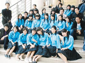 沈陽大學“五四”畢業(yè)照風靡校園