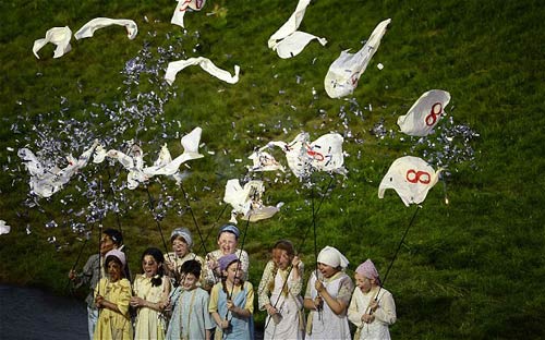 奧運(yùn)會(huì)開(kāi)幕式志愿者變賣表演道具惹眾怒
