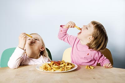 英語(yǔ)“吃”法有多種 不能總是用EAT