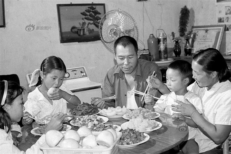 老照片：上世紀(jì)八九十年代的富裕家庭什么樣？（組圖）