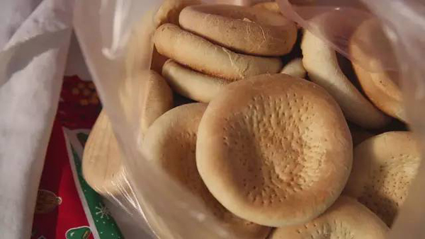 你的烤馕、野蜂蜜和土雞蛋到了?？瓷衬〈迦绾瓮孓D(zhuǎn)電商丨解碼中國