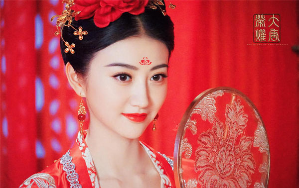 雙語(yǔ)盤點(diǎn)：2017大女主劇扎堆混戰(zhàn)，誰(shuí)才是最終贏家？
