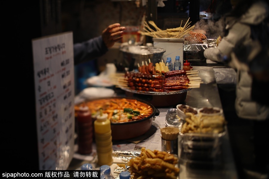 2018平昌冬奧會：探尋首爾明洞區(qū)街頭小吃 體驗(yàn)舌尖上的韓國（組圖）