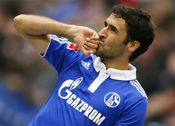Schalke 04 forward Raul is to leave at the end of the season when his contract expires, the Bundesliga club said on Thursday. Raul to leave Schalke 04 at end of season