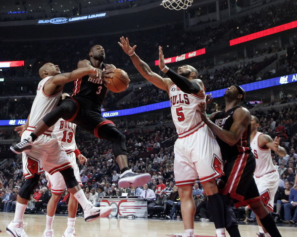 公牛主場(chǎng)經(jīng)過(guò)激戰(zhàn)以93：89力擒熱火