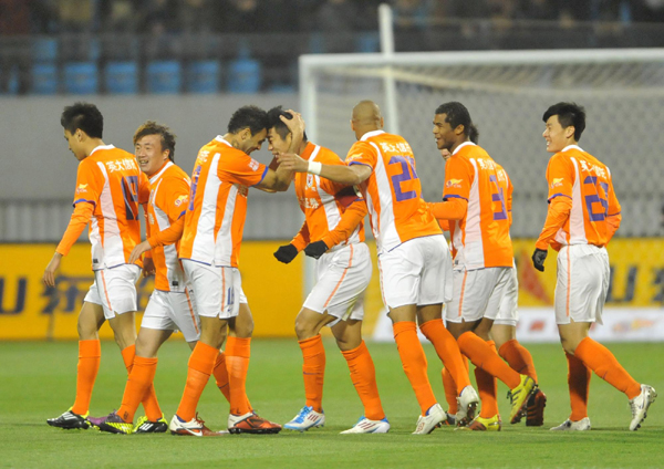 中超揭幕：山東3度領先被成都追平 上海補時失球平青島