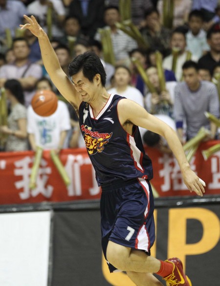 CBA總決賽：廣東東莞銀行隊(duì)問鼎 加冕“七冠王”