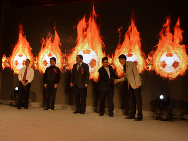 2012-2013特步大五聯(lián)賽新賽季發(fā)布會(huì)在京召開 發(fā)布全新品牌理念“玩轉(zhuǎn)我的賽場(chǎng)”