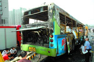 成都公交起火事件人為縱火說被指不符事實(shí)